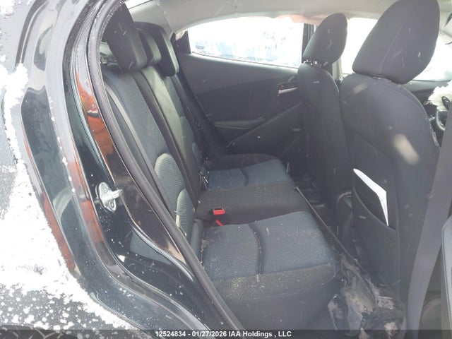 3MYDLBYV2GY105242 Toyota Yaris Premium