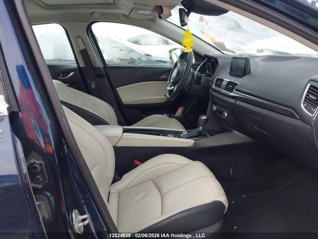 Mazda MAZDA3 2018 3MZBN1W32JM258906 Image 5