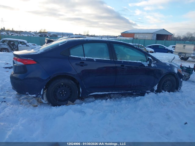 12524906 :رقم المزاد ، 5YFBPMBE1MP245969 vin ، 2021 Toyota Corolla Le مزاد بيع