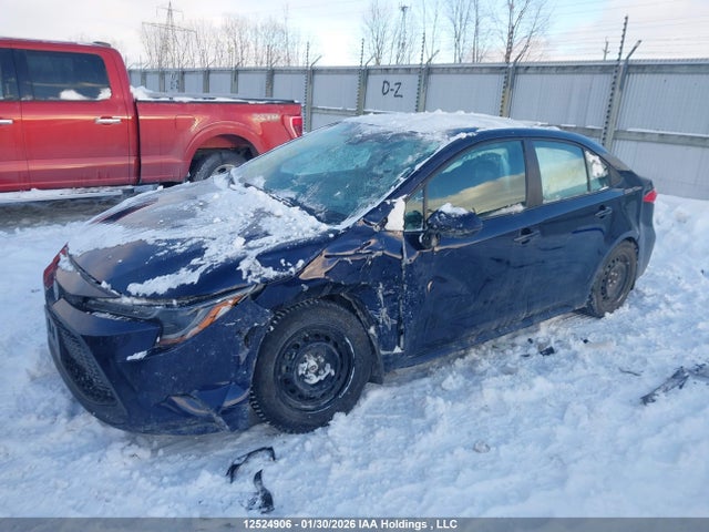 12524906 :رقم المزاد ، 5YFBPMBE1MP245969 vin ، 2021 Toyota Corolla Le مزاد بيع