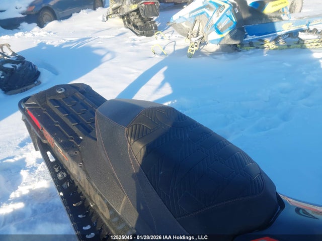 2BPSUBGB6GV000012 Skidoo Skidoo