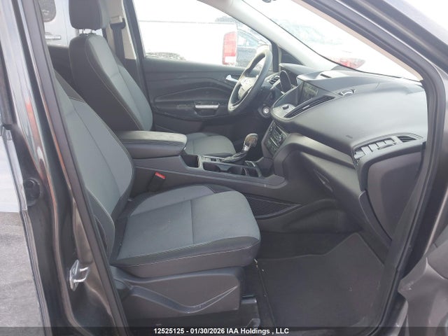 1FMCU0GD5HUE81339 Ford Escape
