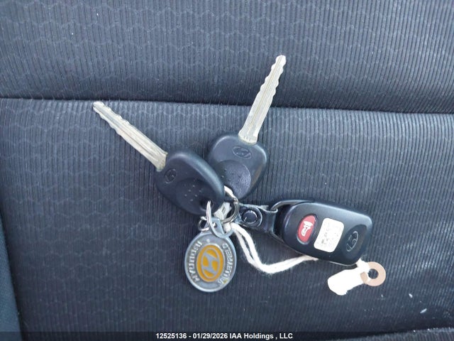 KMHD84LF2HU093881 Hyundai ELANTRA GL