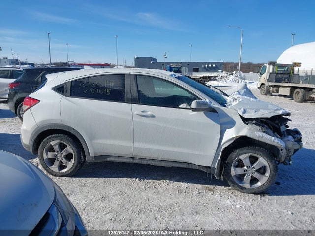 3CZRU6H34NM104695 Honda HR-V LX