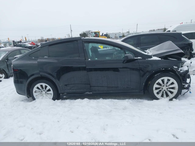Продажа на аукционе авто 2023 Tesla Model X, vin: 7SAXCBE60PF375609, номер лота: 12525165