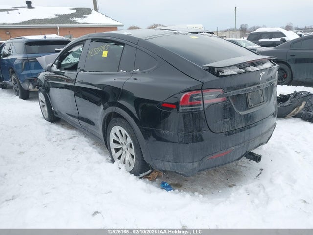 Продажа на аукционе авто 2023 Tesla Model X, vin: 7SAXCBE60PF375609, номер лота: 12525165