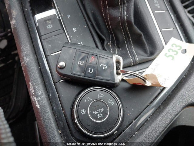 3VV2B7AX1MM059781 Volkswagen Tiguan Se/se R-line Black/sel