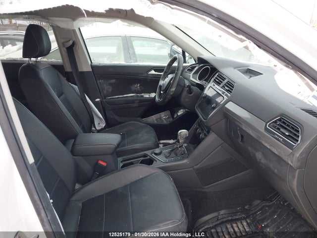 3VV2B7AX1MM059781 Volkswagen Tiguan Se/se R-line Black/sel