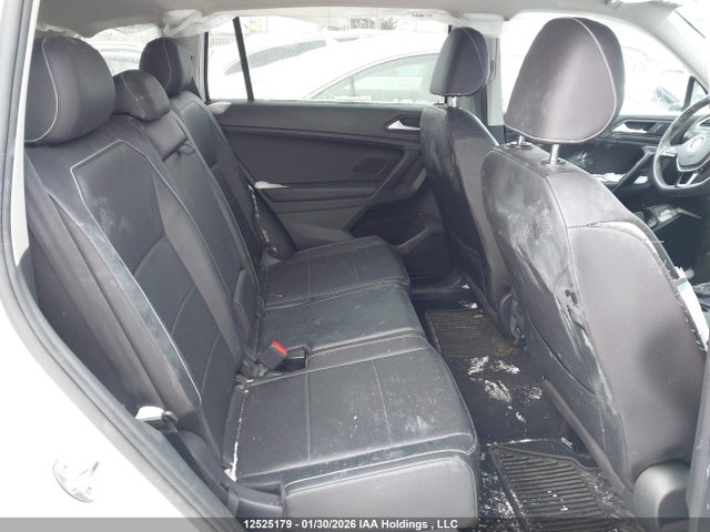 3VV2B7AX1MM059781 Volkswagen Tiguan Se/se R-line Black/sel