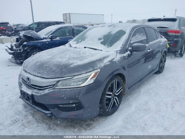 1HGCR2F08HA811834 Honda Accord Touring