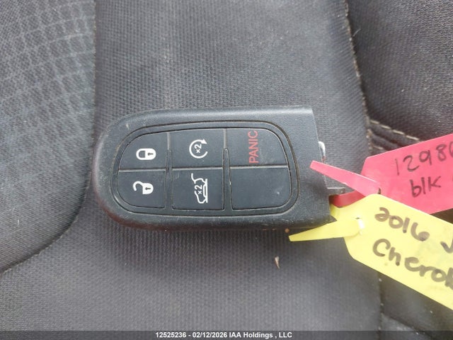 Продаж на аукціоні авто 2016 Jeep Cherokee Latitude, vin: 1C4PJMCS0GW129864, номер лоту: 12525236