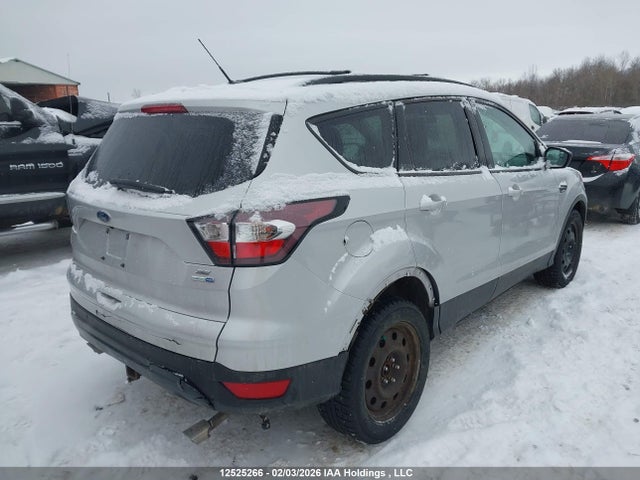1FMCU9G9XHUD23028 Ford ESCAPE SE