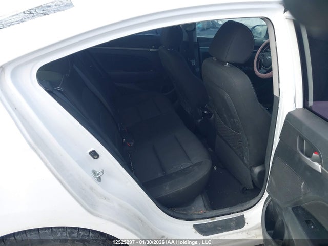 KMHD84LF3HU116083 Hyundai Elantra