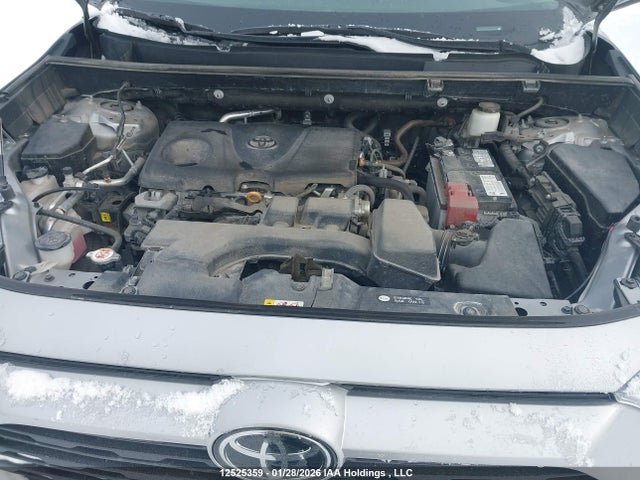 2T3B1RFV3NW258013 Toyota RAV4 LE