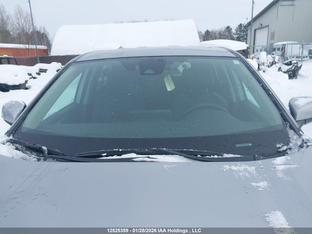 2T3B1RFV3NW258013 Toyota RAV4 LE