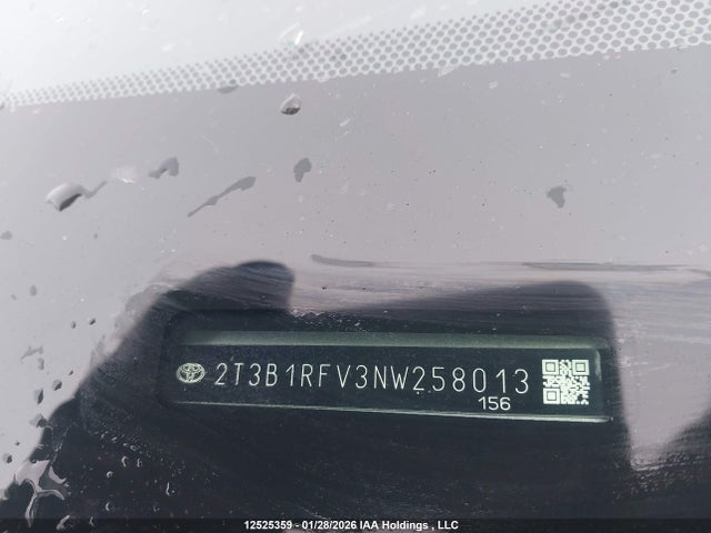 2T3B1RFV3NW258013 Toyota RAV4 LE