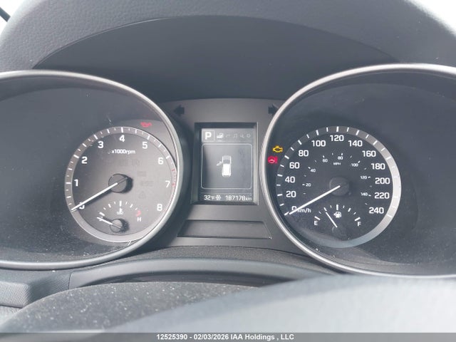5NMZUDLB5JH087136 Hyundai Santa Fe Sport 2.4 Luxury