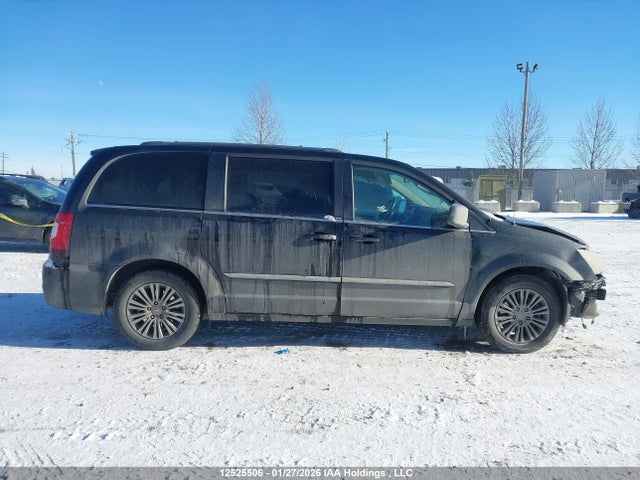 2014 Chrysler Town & Country Touring L მანქანა იყიდება აუქციონზე, vin: 2C4RC1CG1ER349775, აუქციონის ნომერი: 12525506