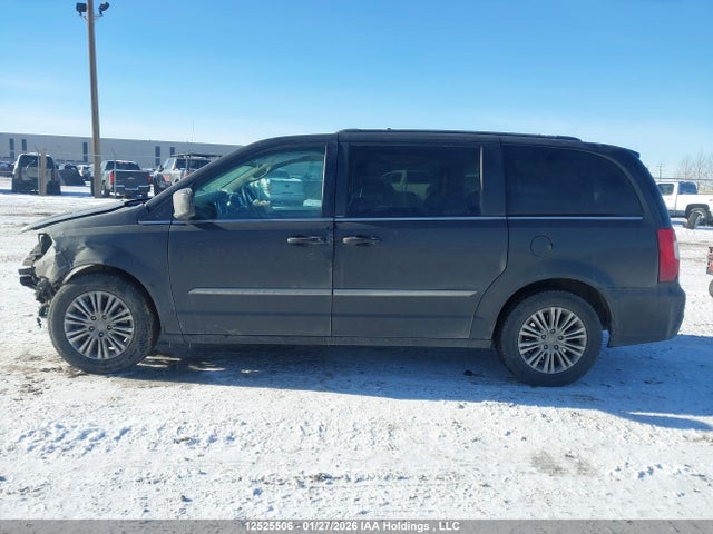2014 Chrysler Town & Country Touring L მანქანა იყიდება აუქციონზე, vin: 2C4RC1CG1ER349775, აუქციონის ნომერი: 12525506
