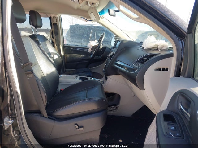 2014 Chrysler Town & Country Touring L მანქანა იყიდება აუქციონზე, vin: 2C4RC1CG1ER349775, აუქციონის ნომერი: 12525506