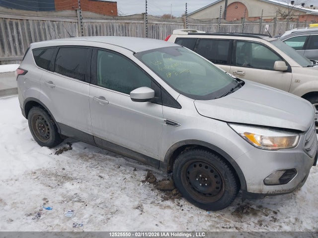 12525550 :رقم المزاد ، 1FMCU0GD1HUD46262 vin ، 2017 Ford Escape Se مزاد بيع