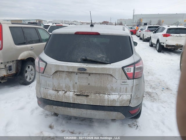 12525550 :رقم المزاد ، 1FMCU0GD1HUD46262 vin ، 2017 Ford Escape Se مزاد بيع