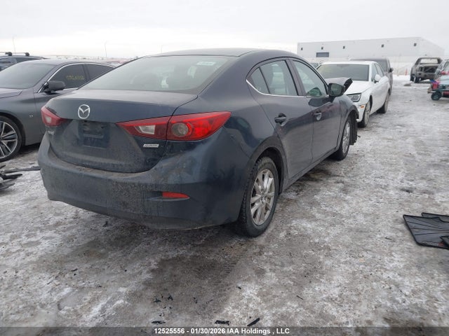 Mazda MAZDA3 2018 3MZBN1V73JM226292 Image 4