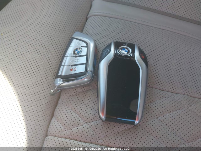 BMW 750i Xdrive 2020 WBA7R8C09LCD68596 Image 11