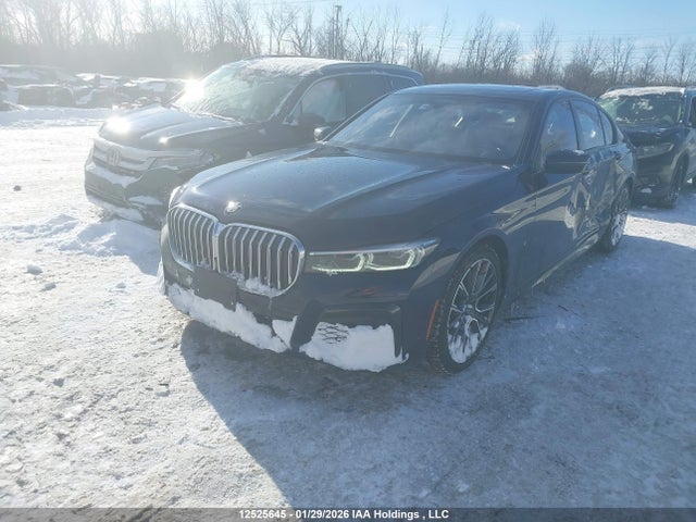 BMW 750i Xdrive 2020 WBA7R8C09LCD68596 Image 2
