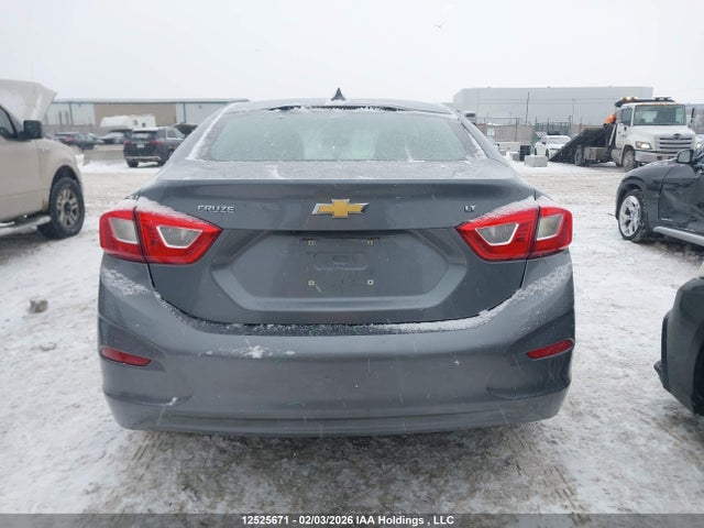 Aukcja sprzedaży 2018 Chevrolet Cruze Lt Auto, vin: 1G1BE5SM9J7124065, numer aukcji: 12525671
