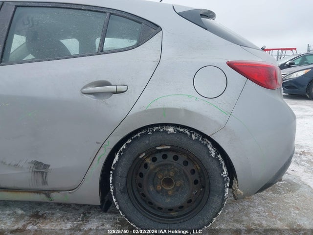 JM1BM1K7XE1153841 Mazda Mazda3 Gx-sky
