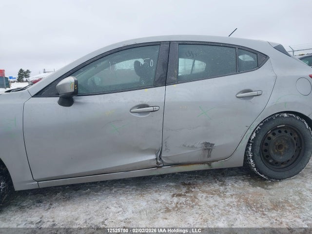 JM1BM1K7XE1153841 Mazda Mazda3 Gx-sky