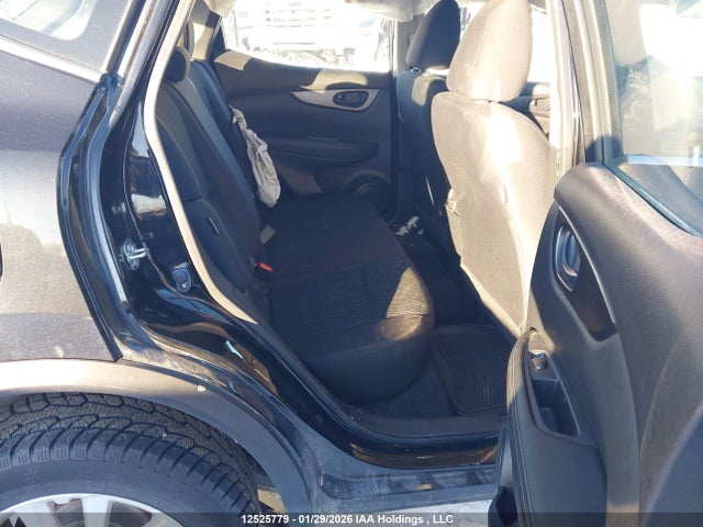 JN1BJ1AV1MW321105 Nissan Qashqai S