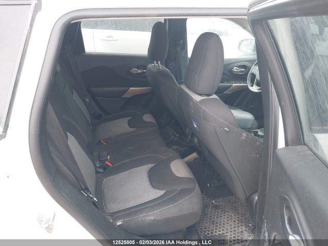 1C4PJLABXJD595186 Jeep Cherokee