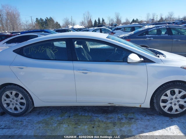 Hyundai ELANTRA GL 2015 5NPDH4AE3FH646298 Image 13