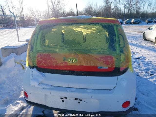 KNDJX3AE9J7034474 KIA Soul Ev Luxury