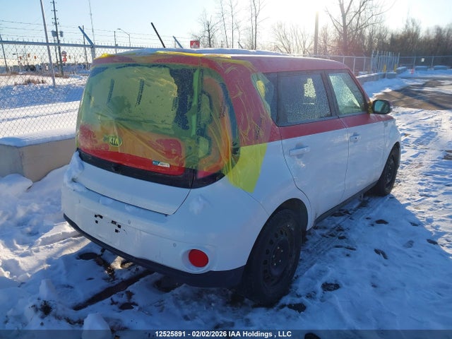 KNDJX3AE9J7034474 KIA Soul Ev Luxury