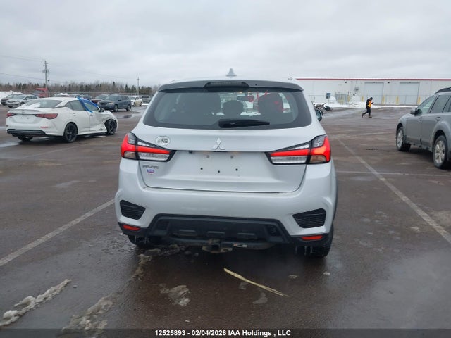 Mitsubishi RVR ES 2024 JA4AHUAUXRU606430 Image 16