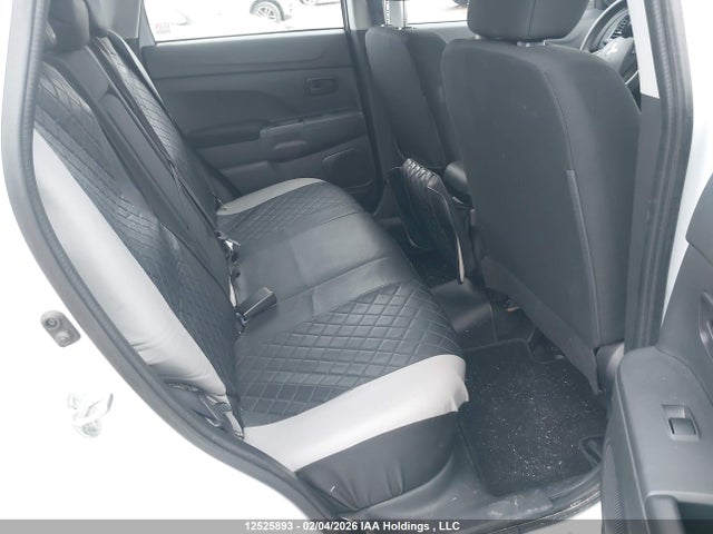 Mitsubishi RVR ES 2024 JA4AHUAUXRU606430 Image 8