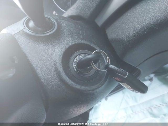 KMHD84LF2JU709827 Hyundai ELANTRA GL