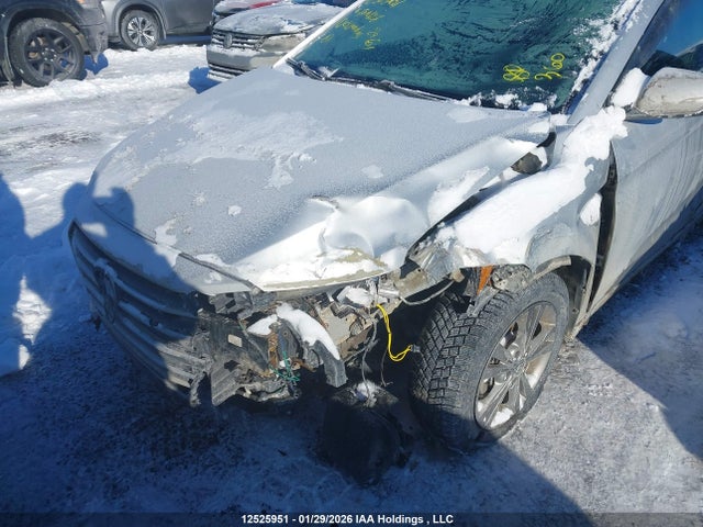 KMHD84LF2JU709827 Hyundai ELANTRA GL