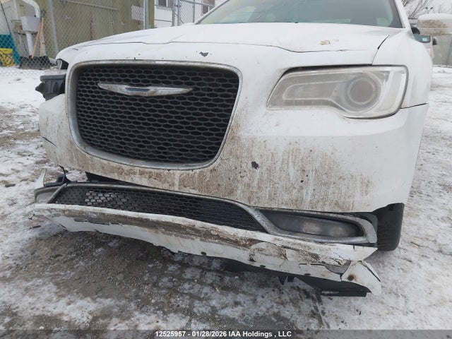 Chrysler 300 Limited 2015 2C3CCAAG1FH837516 Image 12