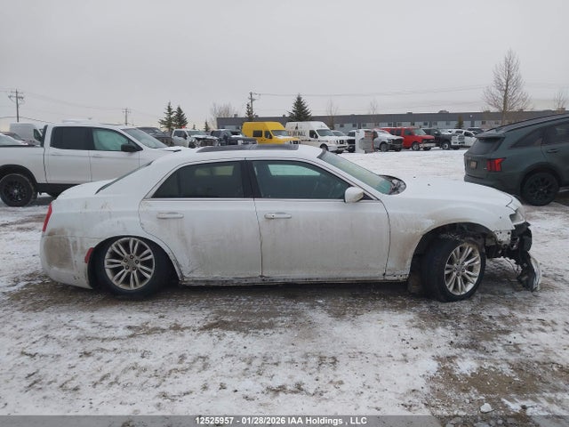 Chrysler 300 Limited 2015 2C3CCAAG1FH837516 Image 14