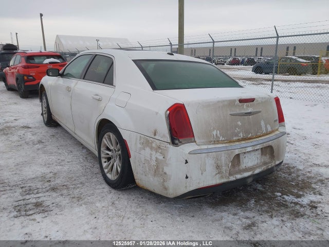 Chrysler 300 Limited 2015 2C3CCAAG1FH837516 Image 3