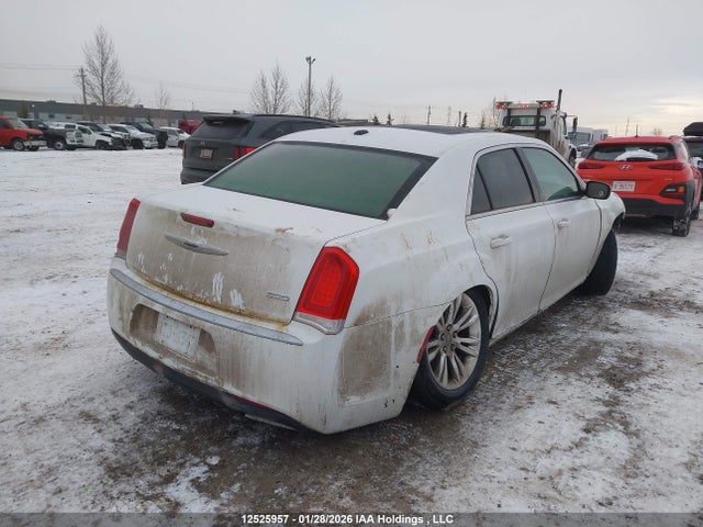 Chrysler 300 Limited 2015 2C3CCAAG1FH837516 Image 4