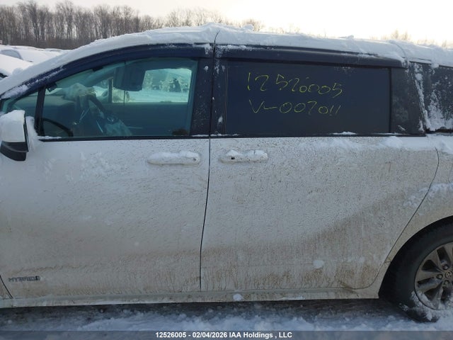 Продажа на аукционе авто 2021 Toyota Sienna, vin: 5TDGRKEC8MS007011, номер лота: 12526005