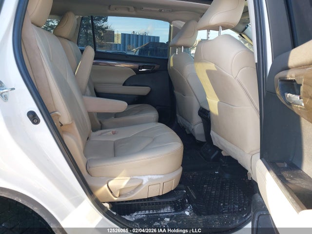 Продаж на аукціоні авто 2023 Toyota Highlander Hybrid Limited, vin: 5TDEBRCH8PS110923, номер лоту: 12526085