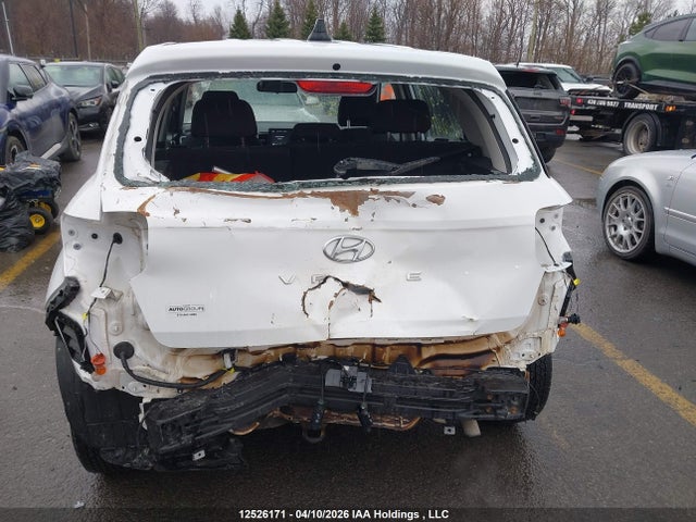 KMHRB8A31MU107674 Hyundai Venue