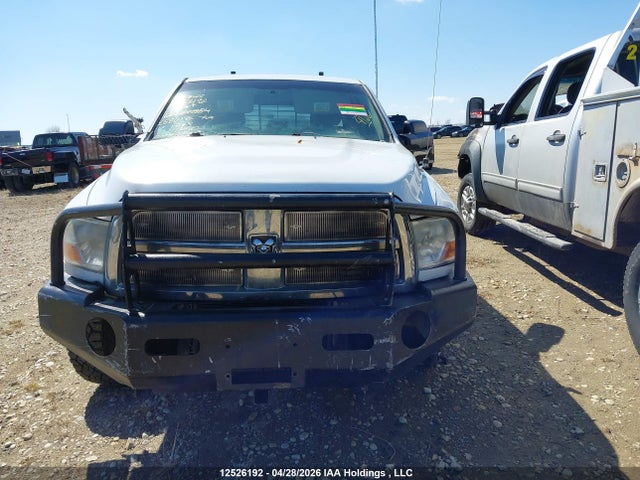 12526192 :رقم المزاد ، 3D73Y3CL6BG580176 vin ، 2011 Ram Ram 3500 Slt مزاد بيع