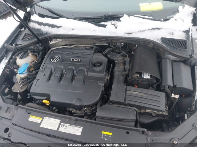 1VWBV7A38FC045462 Volkswagen PASSAT SE